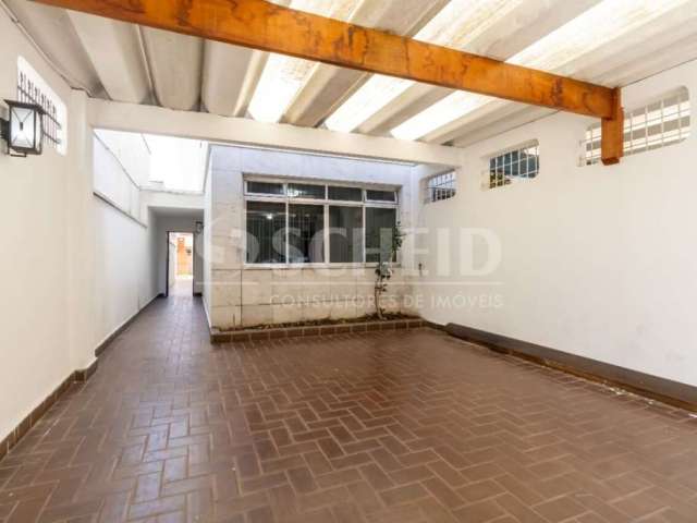 Casa á Venda no Campo Belo com 188m², 3 quartos sendo 1 suíte, 2 vagas.