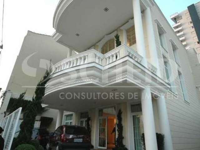 Casa comercial a venda com 1.379m², na Vila Mariana.