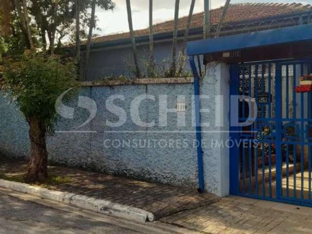 Casa à Venda no Campo Belo, 231m², 3 Dormitórios, Escritório, Sala 2 ambientes, Quintal e 4 Vagas