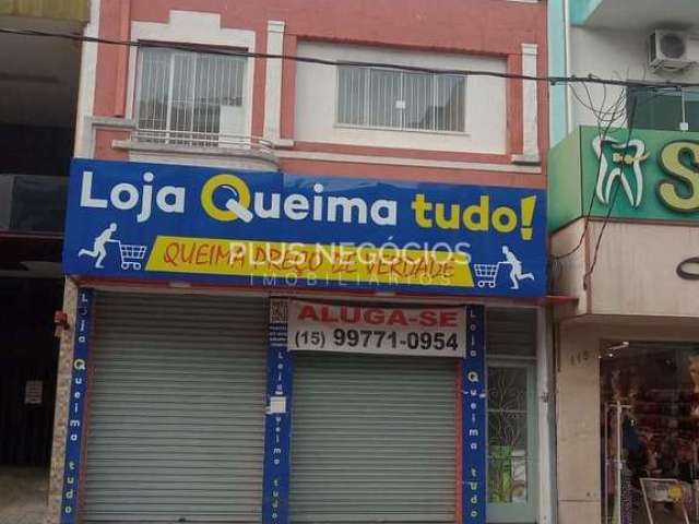 Salão Comercial Espaçoso e Estratégico na Rua Quinze de Novembro: Ideal para Escritórios e Cursos P