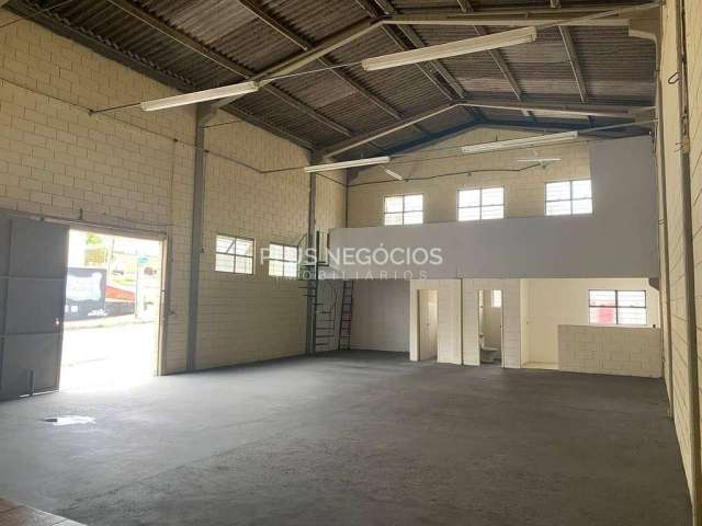 Galpão / Barracão com 200m² de área útil e 4 vagas de garagem para Venda e Locação na Vila Barão em