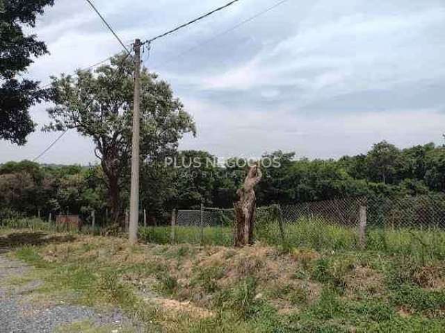 Chácara à venda, terreno 3.200m2 colonial 2, local praticamente dentro  de  Araçoiaba da Serra, SP