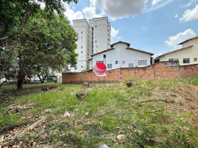 Terreno comercial para alugar na Rua Castelo de Veiros, 114, Castelo, Belo Horizonte por R$ 6.300