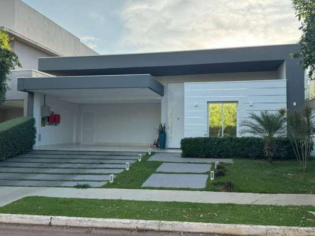 Casa Mobiliada à venda com 3 suítes sendo 1 master com closet no Condomínio Florais dos Lagos em Cu