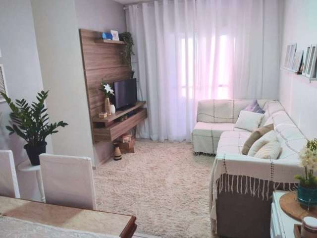 Apartamento à venda com 3 quartos sendo 1 suíte, sacada e garagem coberta, Chapada Imperial MRV, Cu