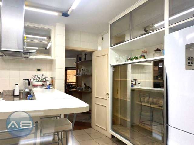 Apartamento 4 suítes no Batel