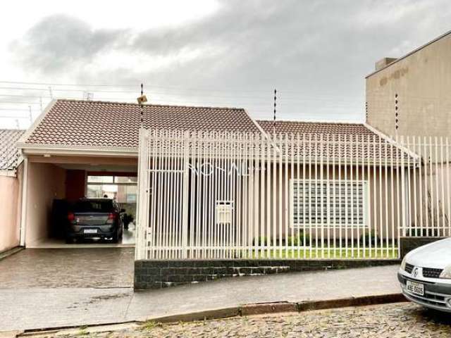 Casa semi mobiliada a venda com 4 quartos sendo 1 suíte no Jardim Carvalho