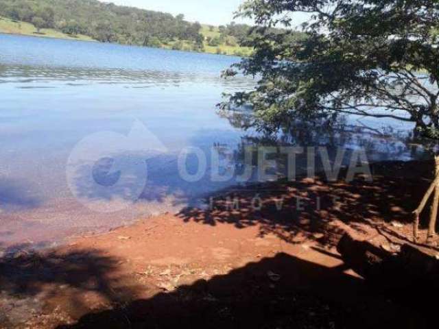 Rancho em condomínio na represa de Miranda em Uberlândia