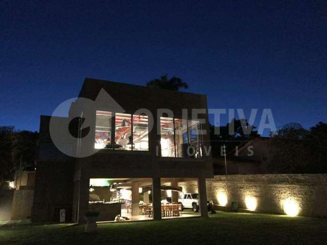 Casa à venda, 4 quartos, 4 suítes, 5 vagas, CIDADE JARDIM - UBERLANDIA/MG