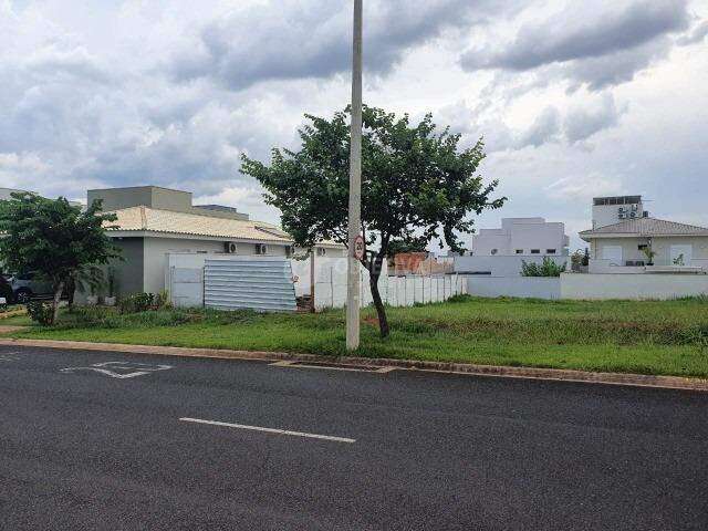 Excelente terreno muito bem localizado no Condomínio fechado Varanda Sul