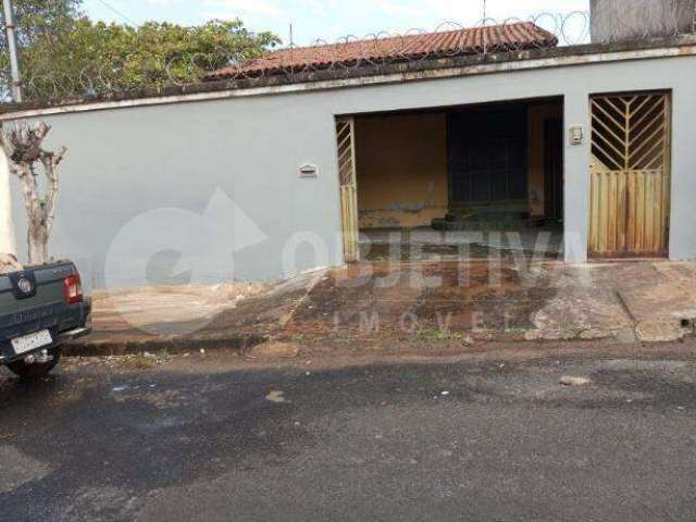 Ótima casa a venda no bairro Santa Rosa em Uberlândia MG.