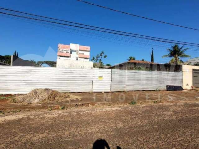 Lote disponível para venda no Bairro Cidade Jardim em Uberlândia