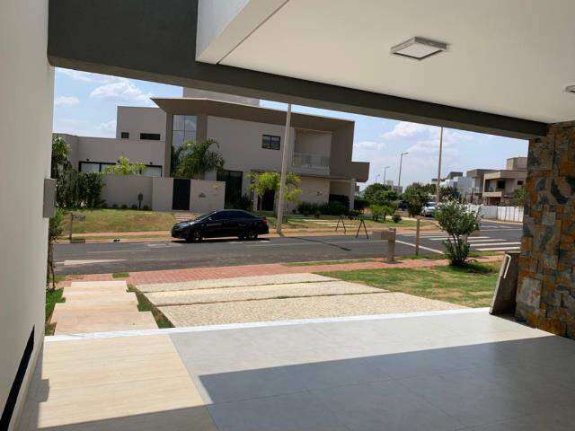 Casa em Condomínio à venda, 3 quartos, 3 suítes, 4 vagas, CONDOMÍNIO VARANDA SUL - UBERLANDIA/MG