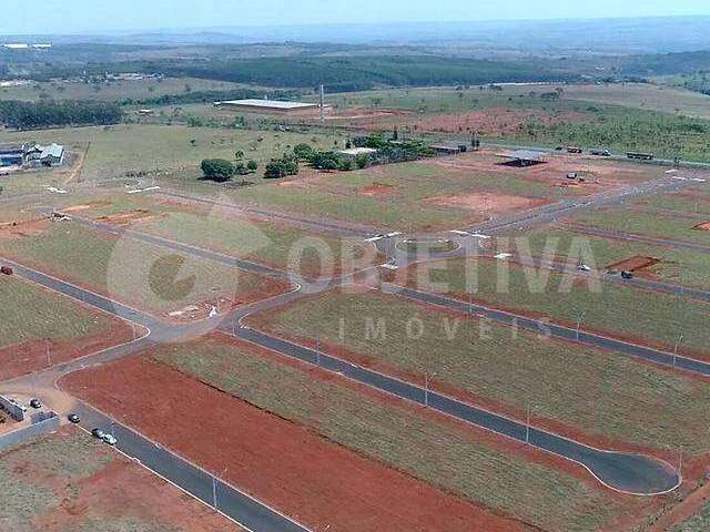 Oportunidade única! Terreno à venda no prestigiado bairro Minas Gerais em Uberlândia