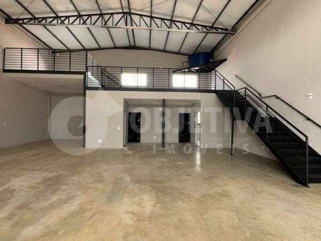 Excelente imóvel comercial disponível para venda no bairro Segismundo Pereira em Uberlândia