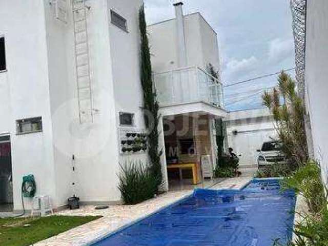 Casa à venda, 3 quartos, 2 suítes, 2 vagas, JARDIM VENEZA - UBERLANDIA/MG