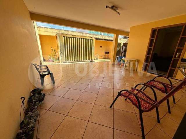 Casa à venda, 3 quartos, 1 suíte, 2 vagas, PLANALTO - UBERLANDIA/MG