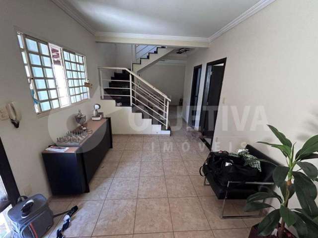 Casa à venda, 5 quartos, 1 suíte, 3 vagas, CARAJAS - UBERLANDIA/MG