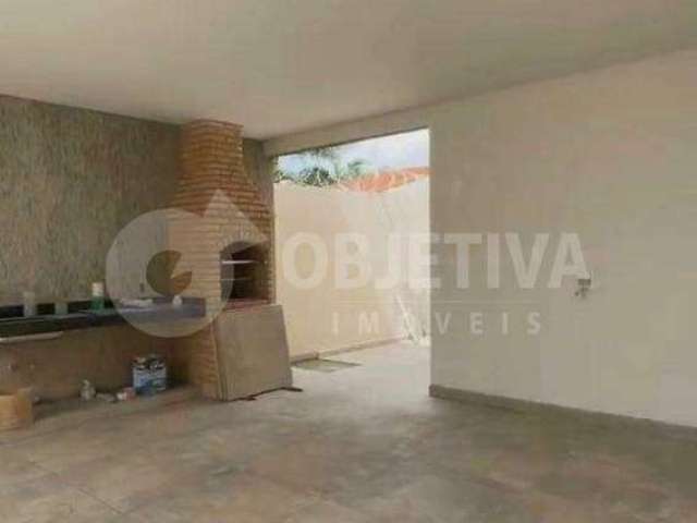 Casa à venda, 3 quartos, 2 suítes, 2 vagas, SEGISMUNDO PEREIRA - UBERLANDIA/MG