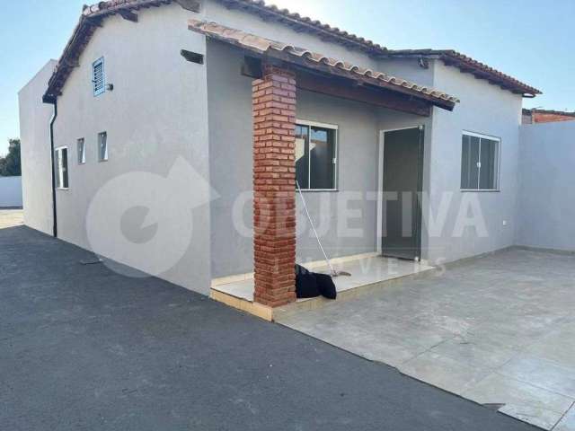 Casa à venda, 2 quartos, 1 suíte, 3 vagas, ACLIMACAO - UBERLANDIA/MG