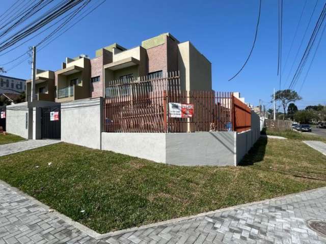 Sobrado com terraço, com 3 quartos sendo 1 suíte - Boa Vista - PR.