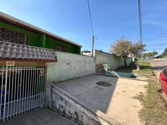 Terreno de esquina comercial, contendo 1 sobrado e 1 casa de madeira - Santa Cândida