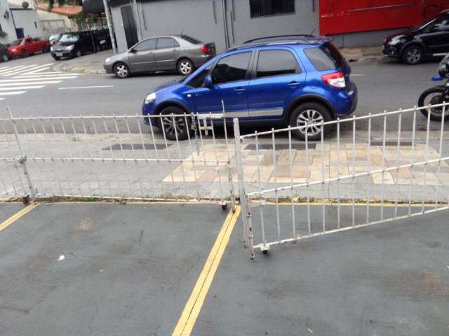 Casa térrea à venda em Pinheiros - SP