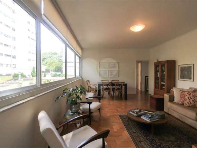 Apartamento com 3 quartos à venda em Cerqueira César - SP