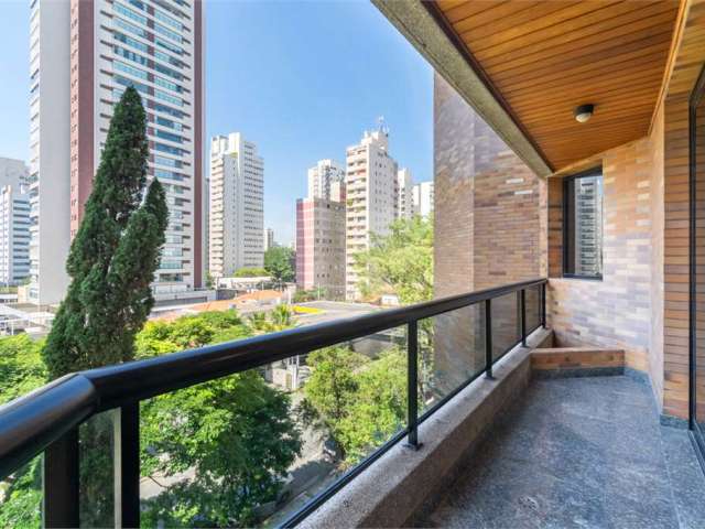 Apartamento com 4 quartos à venda em Moema - SP