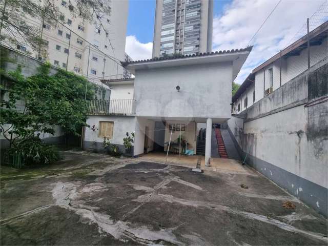 Sobrado com 3 quartos à venda ou para locação em Vila Mariana - SP