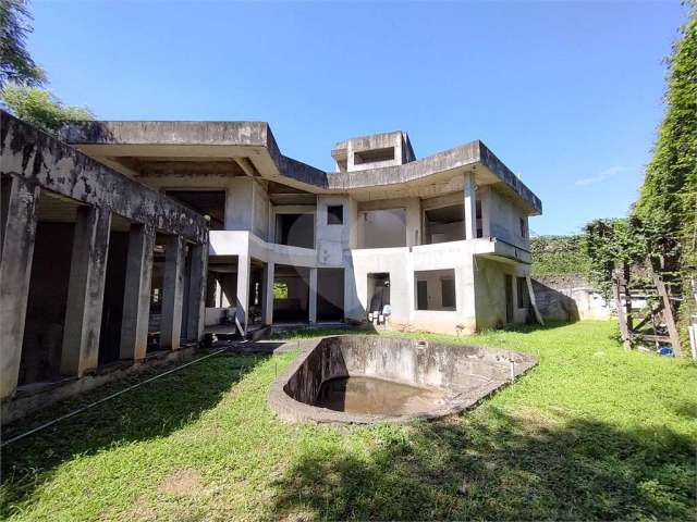 Terreno com Casa Inacabada no City Boaçava. Bom Custo Benefício