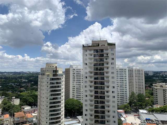 Apartamento com 3 quartos à venda ou para locação em Alto Da Lapa - SP