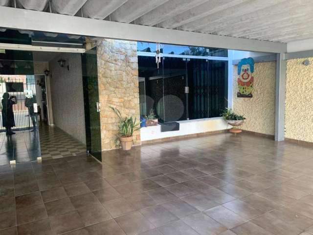 Casa com 4 quartos à venda em Vila Hamburguesa - SP