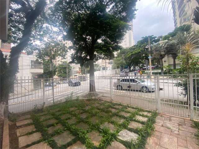 Casa à venda em Perdizes - SP