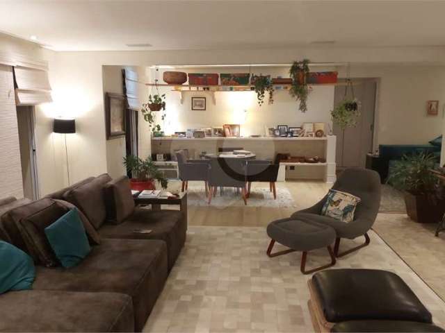 Apartamento com 3 quartos à venda em Alto De Pinheiros - SP