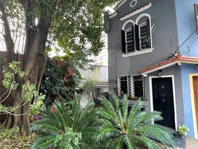 Casa de vila com 2 quartos à venda em Pinheiros - SP