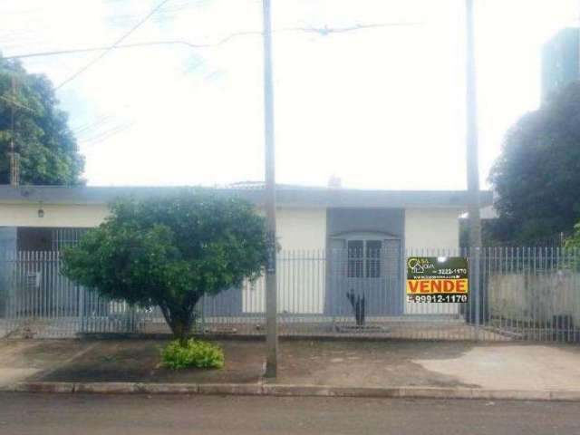 Venda | Casa com 247,00 m², 3 dormitório(s). Vila Ipiranga, Maringá