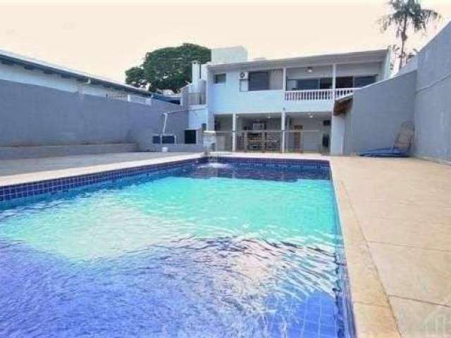 Casa à venda em Maringá, Zona 04, com 5 quartos, com 340 m² de construção, 630 m