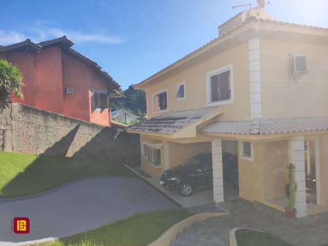 Casa Residencial em Centro