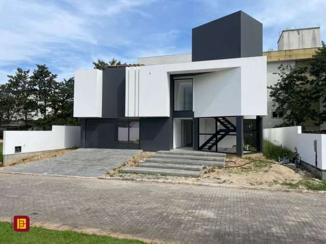 Casa em Condomínio em Ingleses do Rio Vermelho