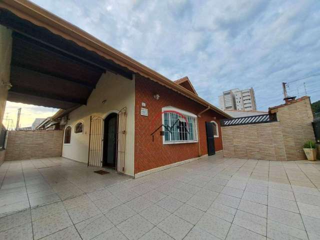 Casa com 3 dormitórios à venda, 110 m² por R$ 650.000,00 - Centro - Peruíbe/SP