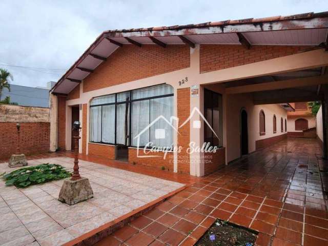 Casa com 3 dormitórios, 264 m² - venda por R$ 950.000,00 ou aluguel por R$ 5.300,00/mês - Centro - Peruíbe/SP