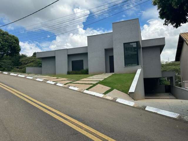 Casa em condomínio fechado com 3 quartos à venda na Rua Sabiá, Suru, Santana de Parnaíba, 283 m2 por R$ 2.800.000