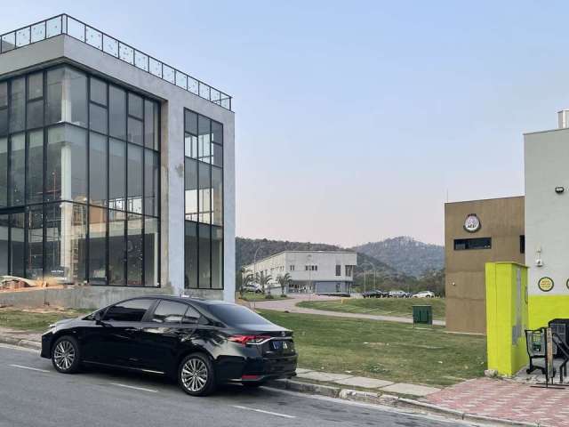 Terreno comercial para alugar na Avenida dos Parques, Tamboré, Santana de Parnaíba por R$ 14.000