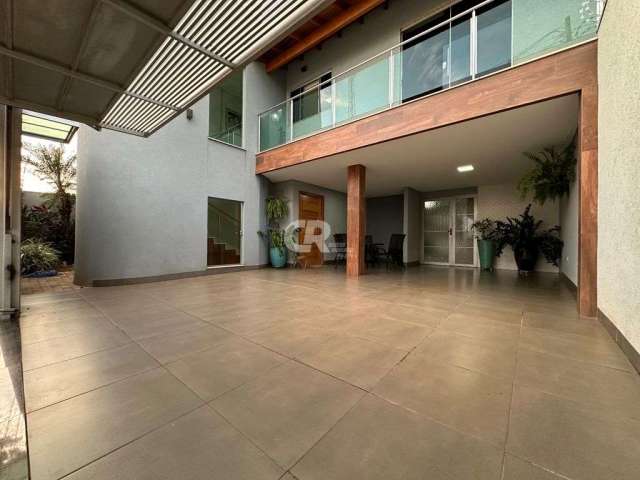 Lindo duplex com 4 quartos, 3 salas, área gourmet ampla, R$870.000,00