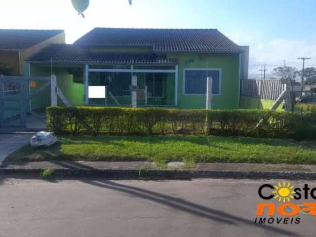 Casa em Bairro de Moradores e Comércios em Tramandaí