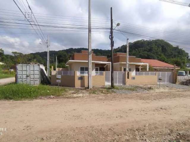 Casa nova de esquina, a venda no balneário princesa do mar/ itapoá sc