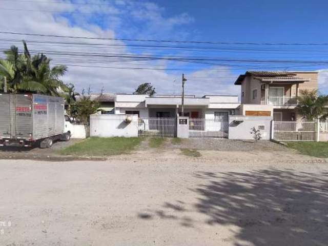 CASA GEMINADA PRONTA PARA MORAR,A VENDA NO BAIRRO ITAPEMA DO NORTE ITAPOÁsc