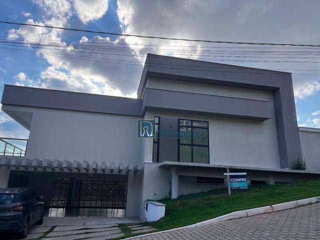 Casa com 03 suítes e muita privacidade dentro de condominio fechado