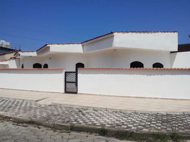 Mongaguá casa  perto  praia, centro, rodoviária, mercado
